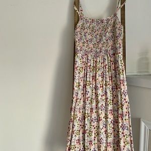 Smocked Fit and Flare Multicolor Floral Midi Dress with Pockets Size M